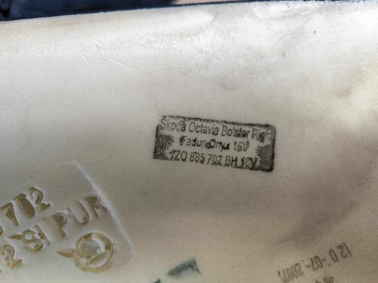 Aizmugurējais sēdeklis priekš SKODA OCTAVIA 2008 5 Aizmugurējais sēdeklis priekš SKODA OCTAVIA 2008