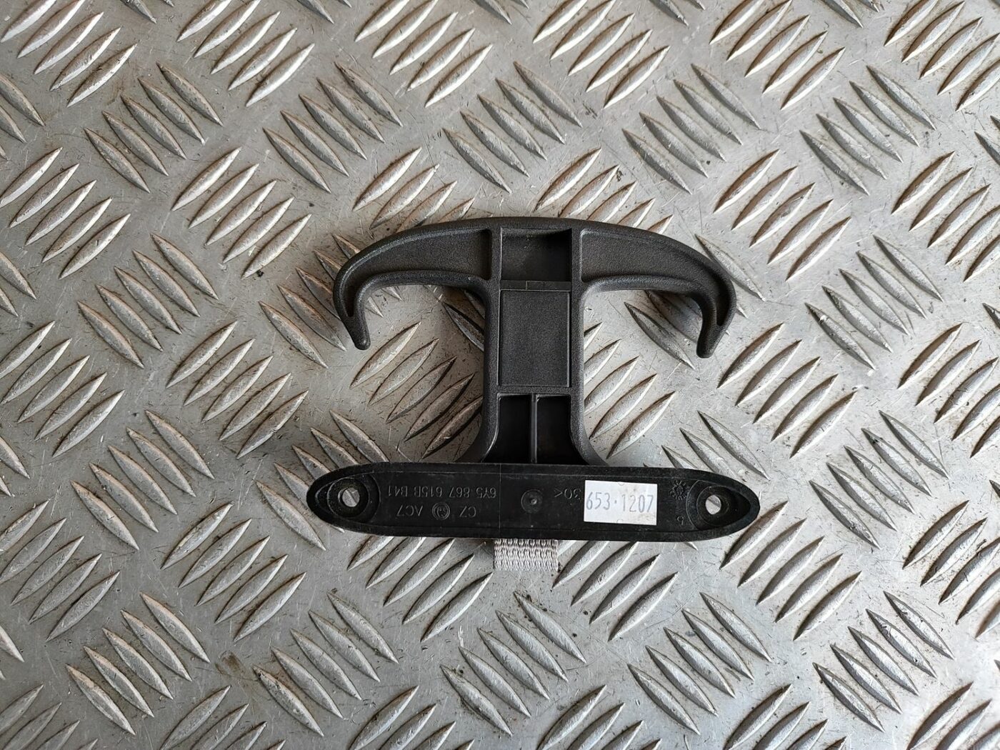 Bagāžnieka nodalījuma āķis priekš SKODA OCTAVIA 2008