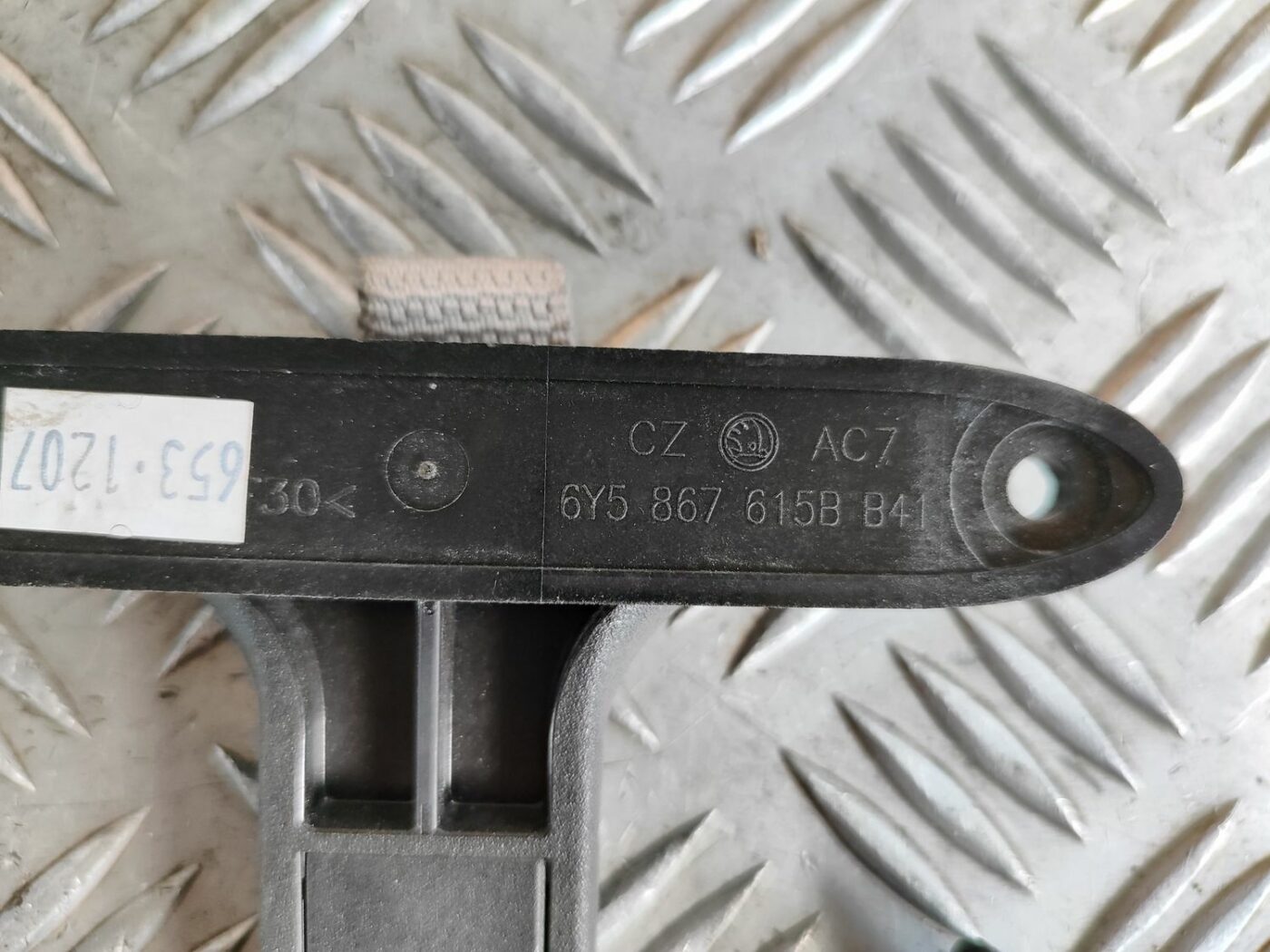 Bagāžnieka nodalījuma āķis priekš SKODA OCTAVIA 2008