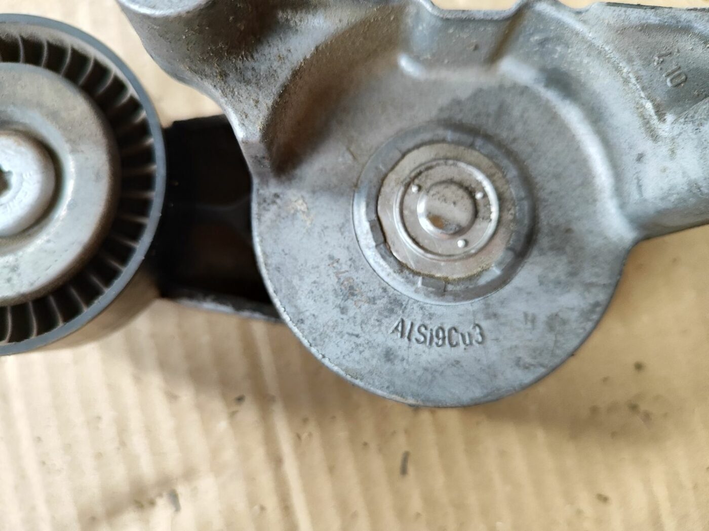 Spriegotājrullītis priekš SKODA OCTAVIA 2008 3 Spriegotājrullītis priekš SKODA OCTAVIA 2008