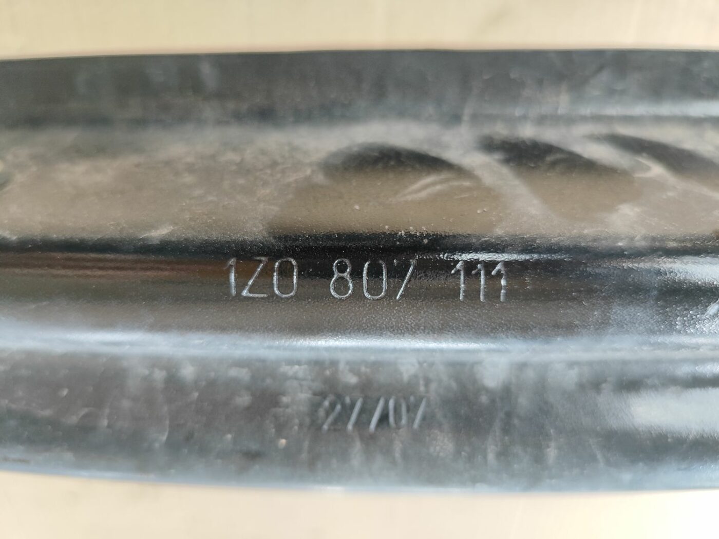 Priekšējā bufera pastiprinātājs priekš SKODA OCTAVIA 2008 2 Priekšējā bufera pastiprinātājs priekš SKODA OCTAVIA 2008