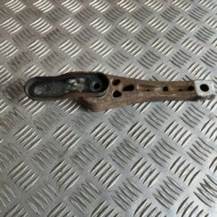 Dzinēja kronšteins priekš SKODA OCTAVIA 2008