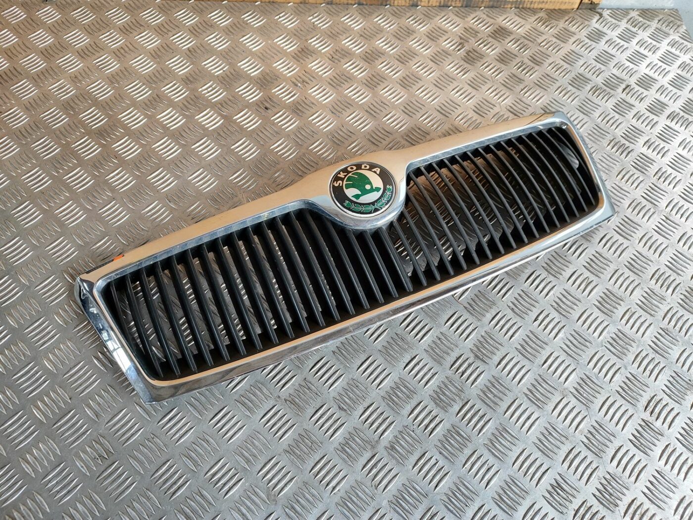 Pārsega reste priekš SKODA OCTAVIA 2008 1 Pārsega reste priekš SKODA OCTAVIA 2008