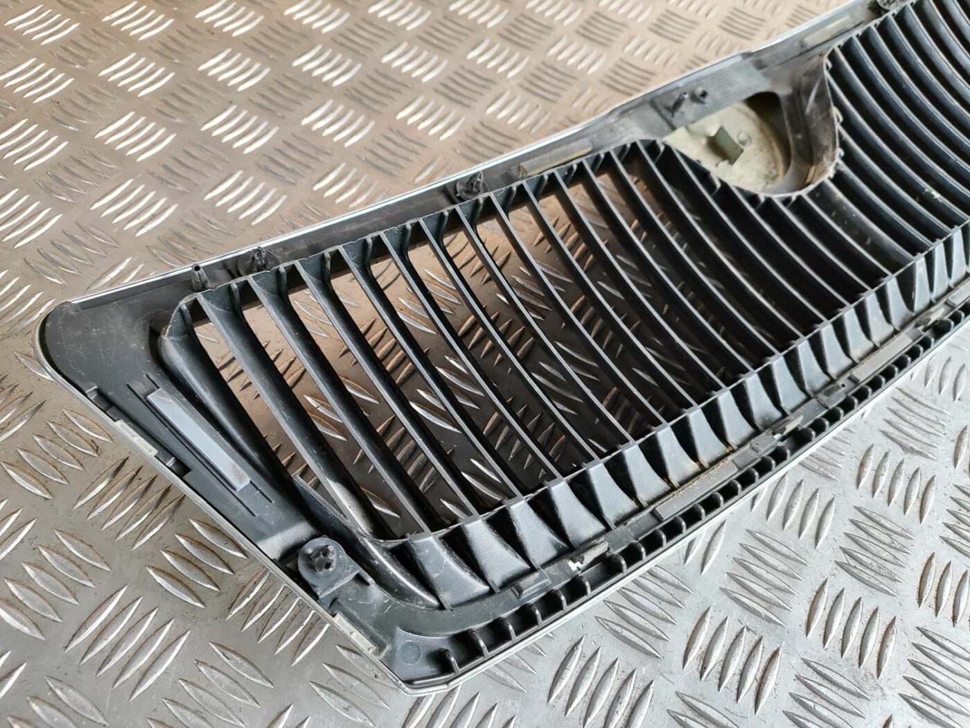 Pārsega reste priekš SKODA OCTAVIA 2008 6 Pārsega reste priekš SKODA OCTAVIA 2008