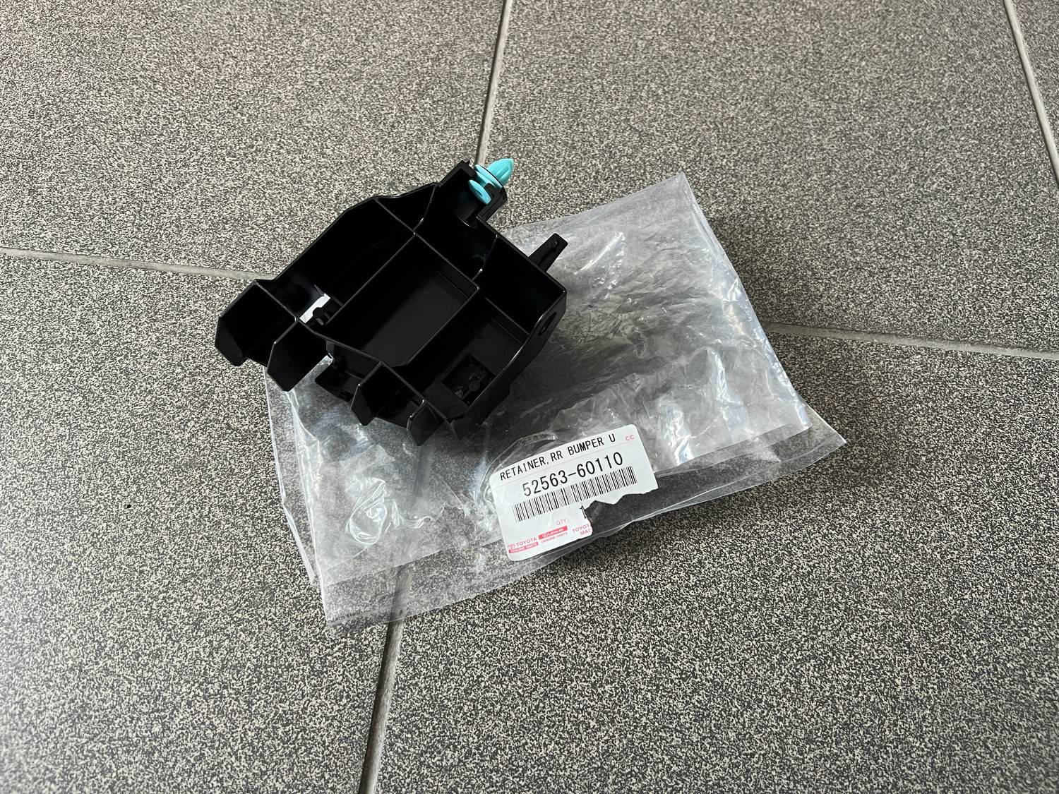 Aizmugurēja bufera kronšteins priekš TOYOTA LEXUS 2017-