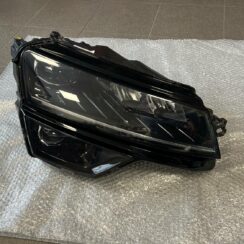 Priekšējais labais lukturis priekš Skoda Karoq 2017-2021