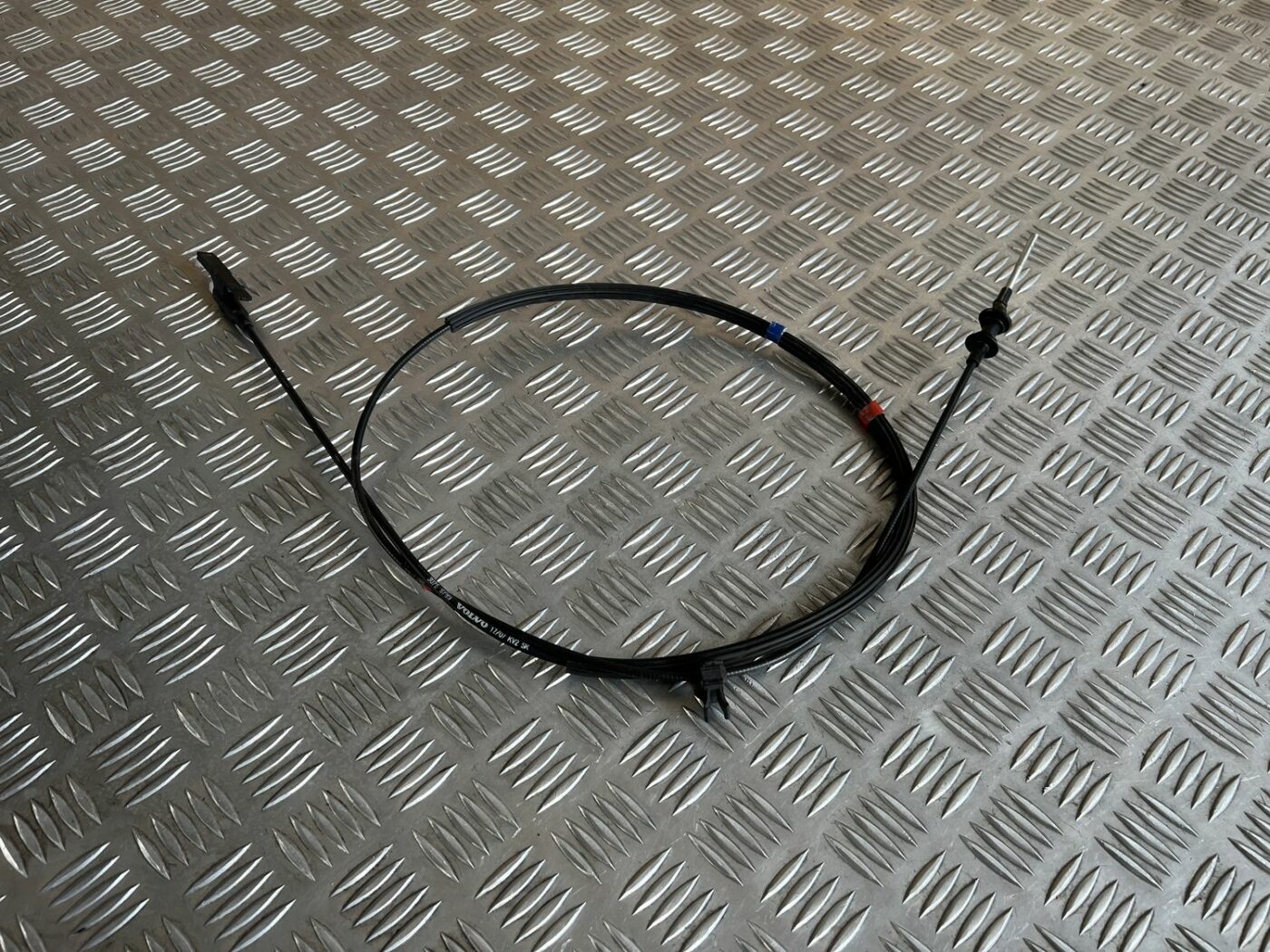 Pārnesumu pārslēgšanas mehānisma troses priekš VOLVO S60 2007 1 Pārnesumu pārslēgšanas mehānisma troses priekš VOLVO S60 2007