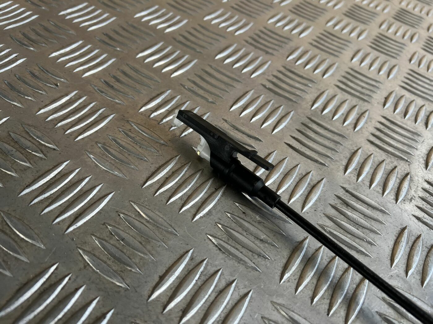 Pārnesumu pārslēgšanas mehānisma troses priekš VOLVO S60 2007 3 Pārnesumu pārslēgšanas mehānisma troses priekš VOLVO S60 2007