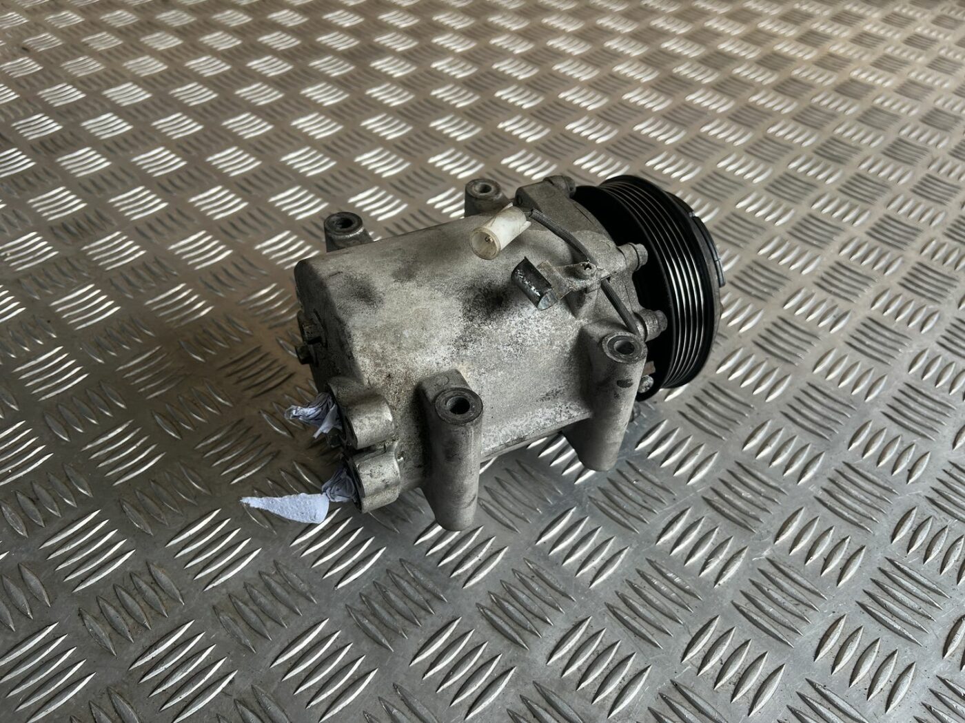 Gaisa kondicioniera kompresors priekš VOLVO S60 2007