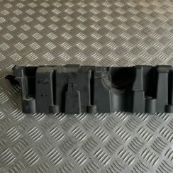 Dzinēja dekoratīva vāka daļa priekš VOLVO S60 2007