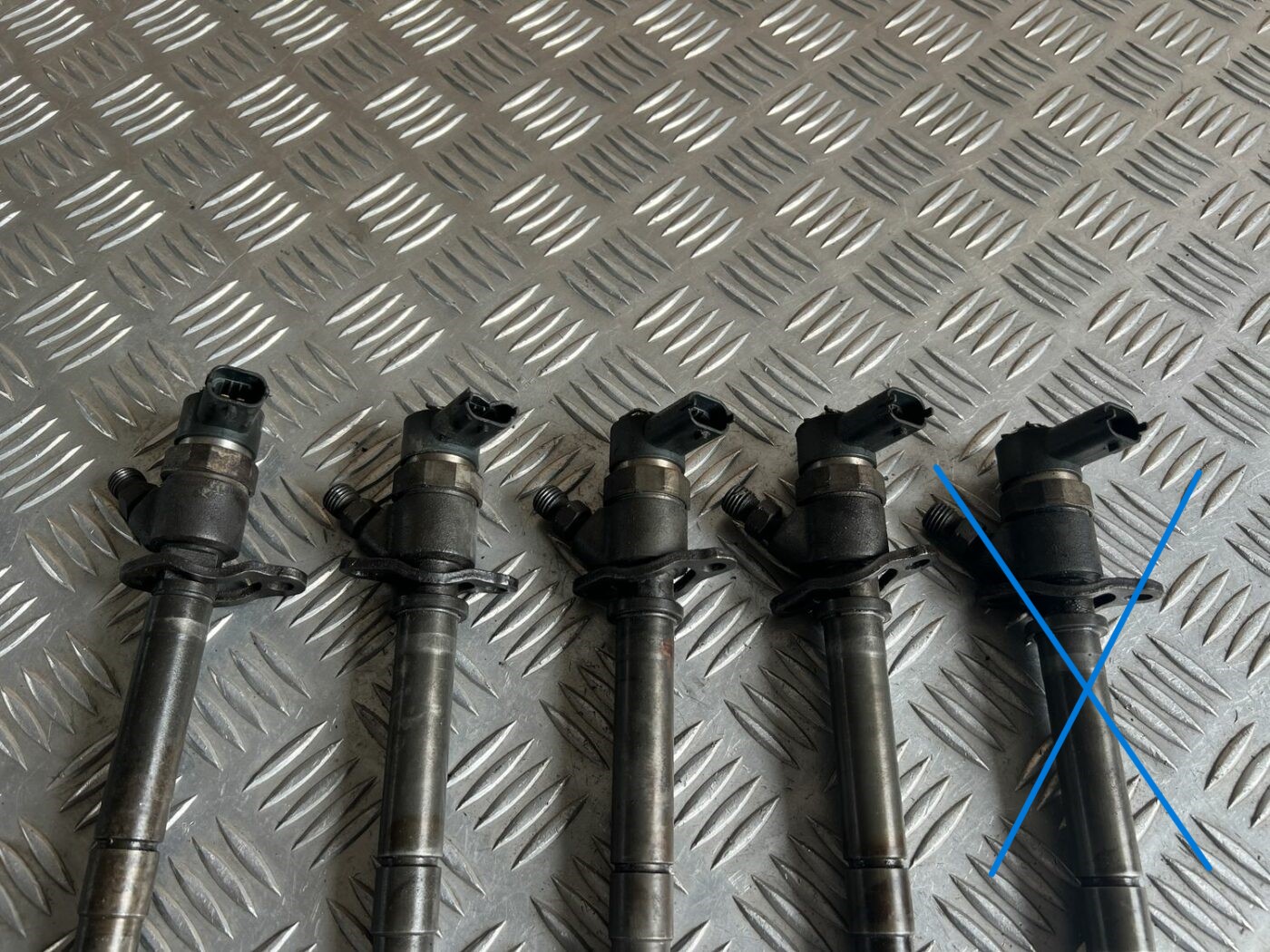 Degvielas smidzinātājs priekš VOLVO S60 2007 6 Degvielas smidzinātājs priekš VOLVO S60 2007