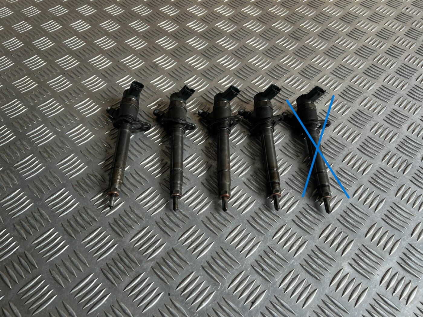 Degvielas smidzinātājs priekš VOLVO S60 2007 5 Degvielas smidzinātājs priekš VOLVO S60 2007