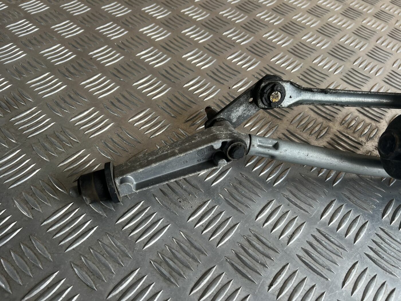 Vējstikla tīrīšanas mehānisms priekš VOLVO S60 2007