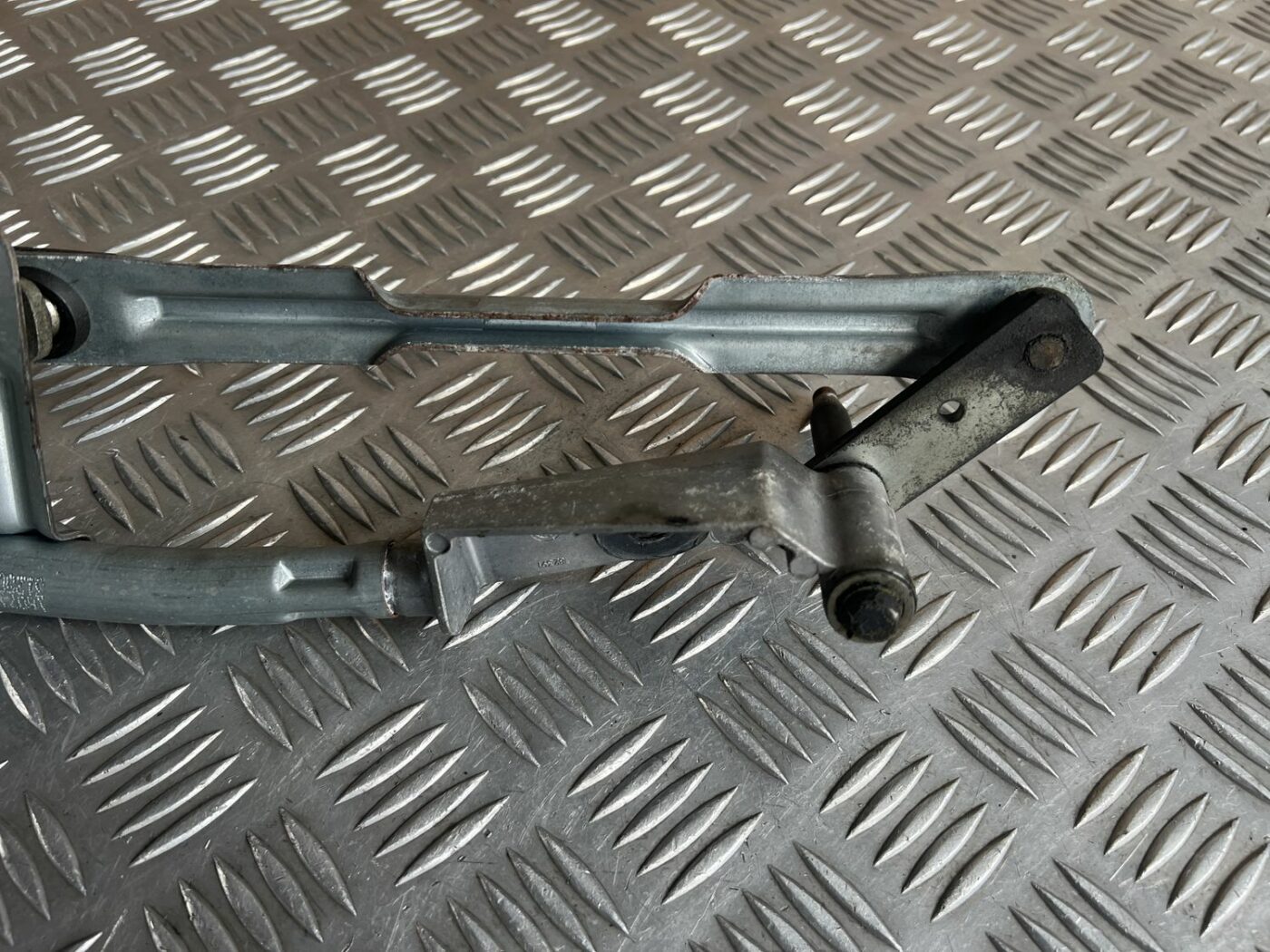 Vējstikla tīrīšanas mehānisms priekš VOLVO S60 2007