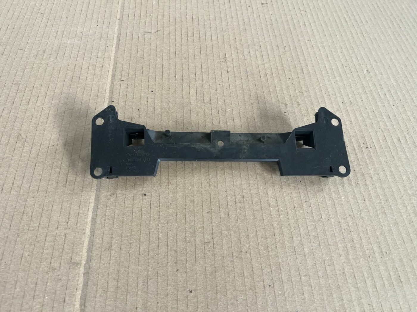 Mērinstrumentu paneļa iekšējā plastmasa priekš VOLVO S60 2007 1 Mērinstrumentu paneļa iekšējā plastmasa priekš VOLVO S60 2007