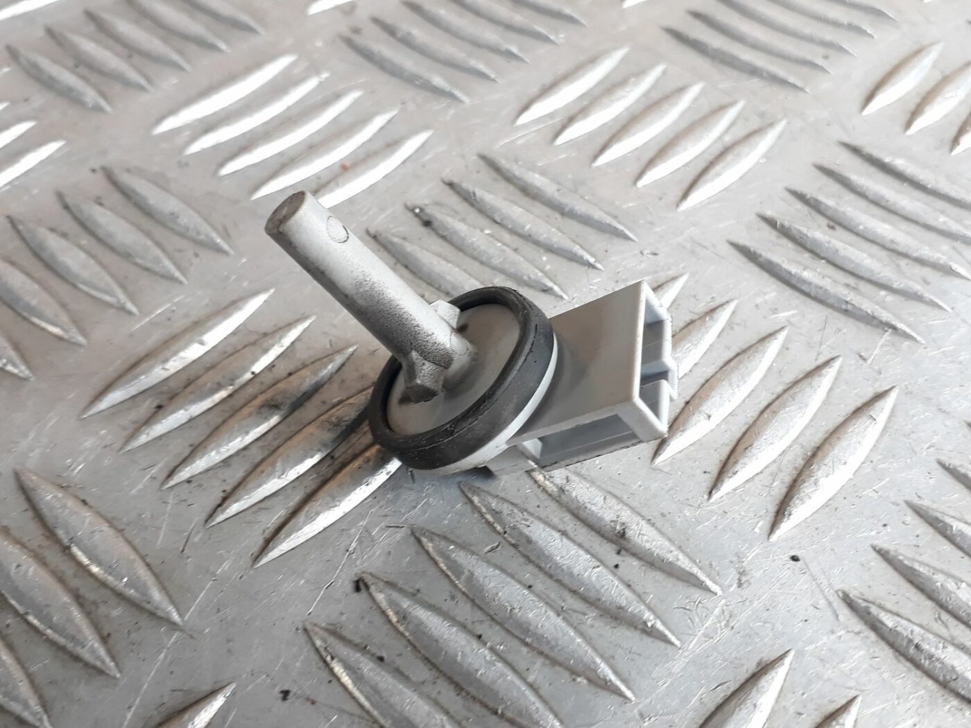 Temperatūras devejs priekš AUDI A6 AVANT 2006 4 Temperatūras devejs priekš AUDI A6 AVANT 2006