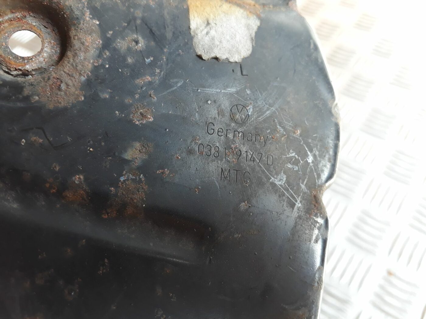 Dzinēja aizsargdaļas priekš AUDI A6 AVANT 2006