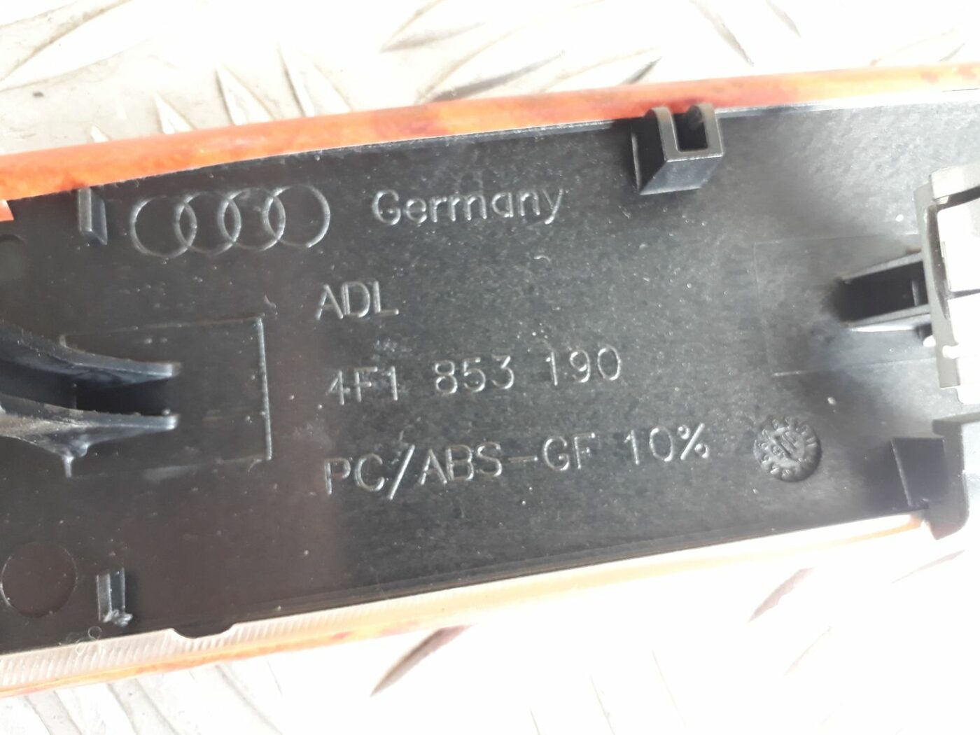Mērinstrumentu paneļa dekoratīvā uzlika priekš AUDI A6 AVANT 2006 4 Mērinstrumentu paneļa dekoratīvā uzlika priekš AUDI A6 AVANT 2006