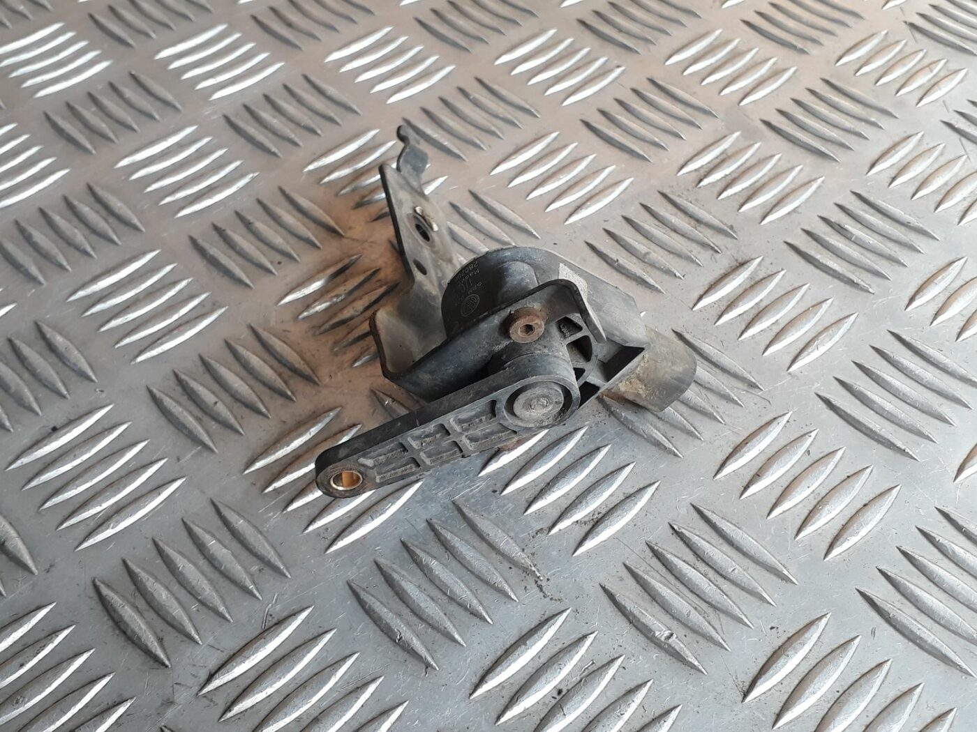 Lukturu diapazona korekcijas sensors, priekšā priekš AUDI A6 AVANT 2006 2 Lukturu diapazona korekcijas sensors, priekšā priekš AUDI A6 AVANT 2006