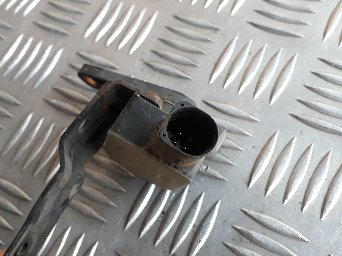 Lukturu diapazona korekcijas sensors, priekšā priekš AUDI A6 AVANT 2006 4 Lukturu diapazona korekcijas sensors, priekšā priekš AUDI A6 AVANT 2006