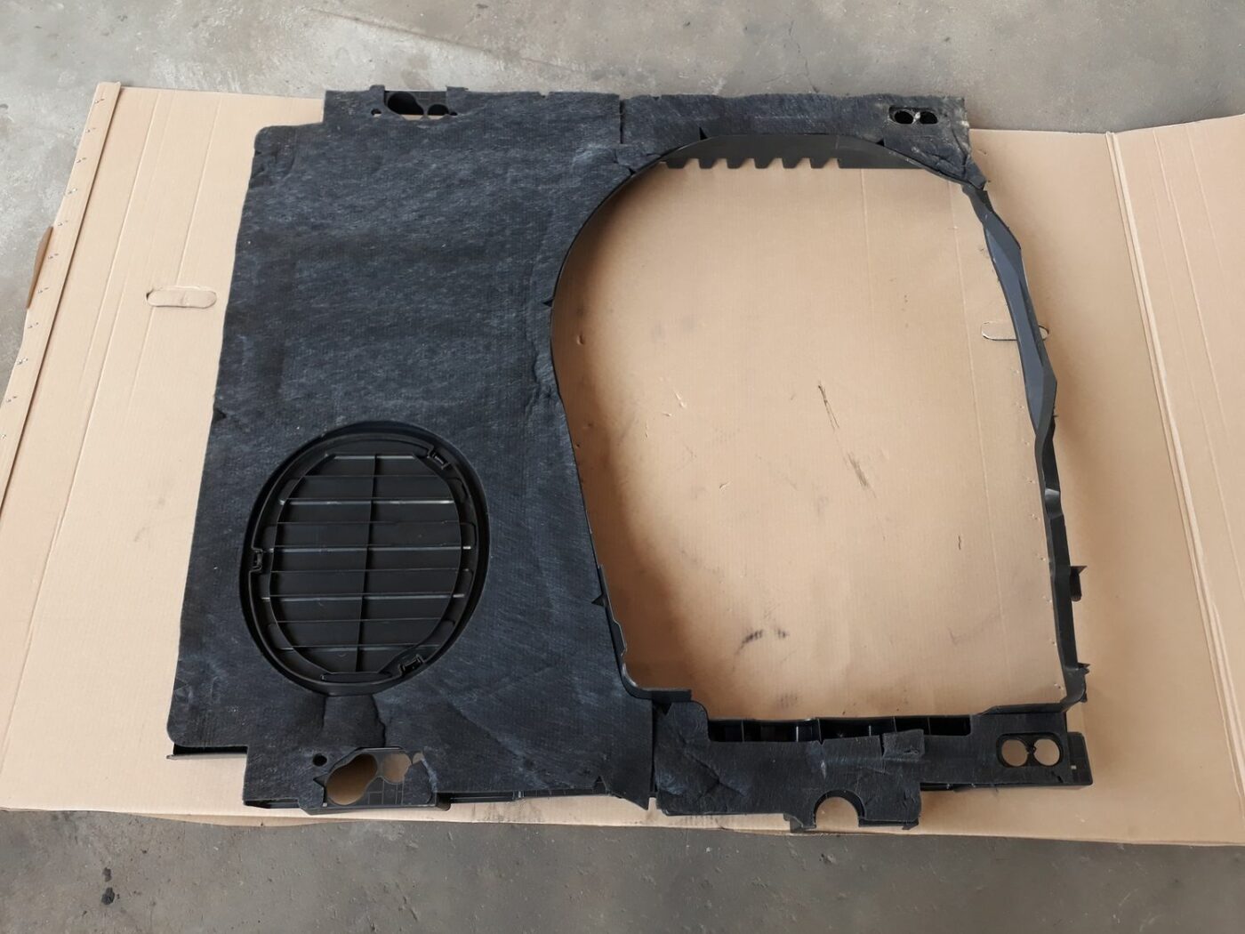 Bagāžnieka nodalījuma paliktnis priekš AUDI A6 AVANT 2006 1 Bagāžnieka nodalījuma paliktnis priekš AUDI A6 AVANT 2006