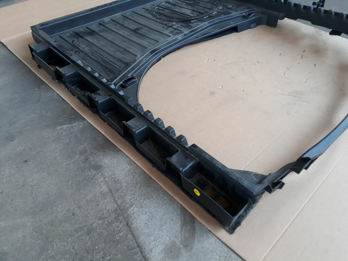 Bagāžnieka nodalījuma paliktnis priekš AUDI A6 AVANT 2006 5 Bagāžnieka nodalījuma paliktnis priekš AUDI A6 AVANT 2006