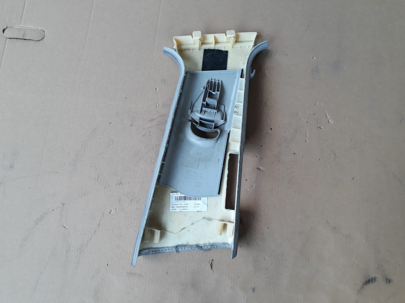 Vidējas salona statnes apdare priekš AUDI A6 AVANT 2006