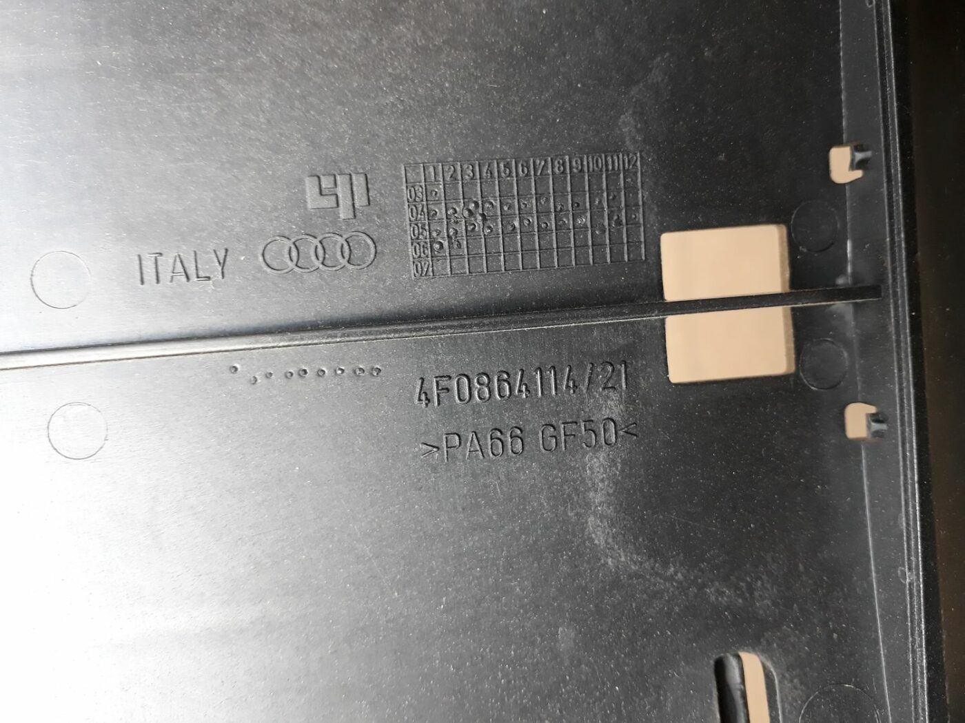 Roku balsta kronšteins priekš AUDI A6 AVANT 2006