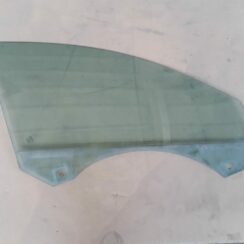 Priekšējo labo durvju stikls priekš AUDI A6 AVANT 2006