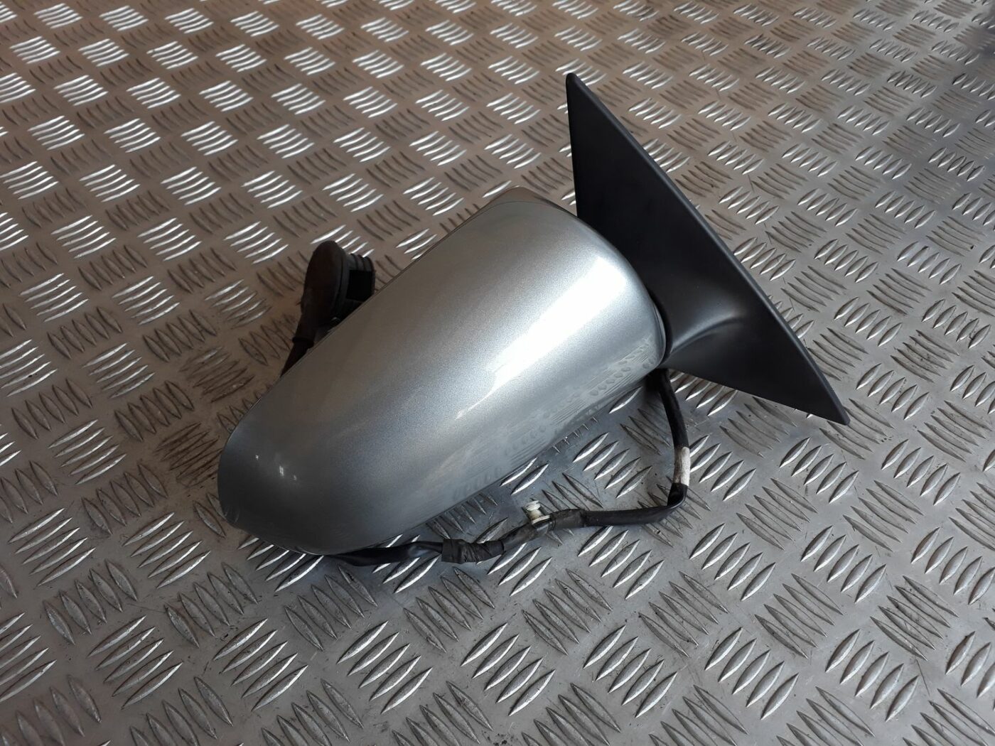 Ārējais spogulis, pa labi priekš AUDI A6 AVANT 2006