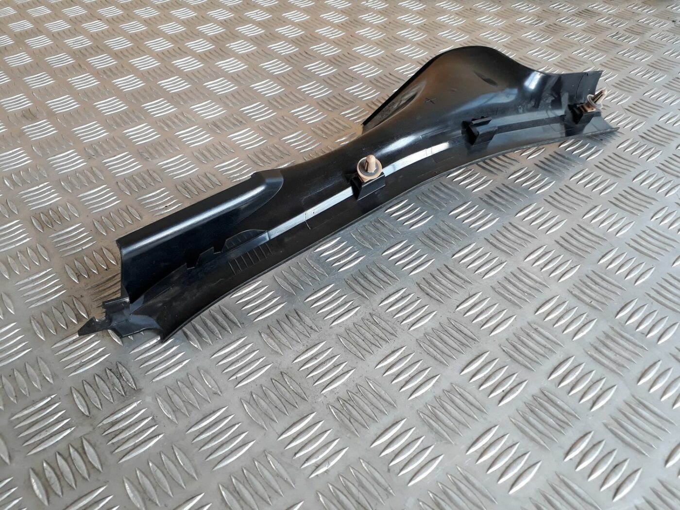 Sliekšņa aizmugurēja kreisa uzlika (salonā) priekš BMW 530D E61 2006 TOURING BLUE