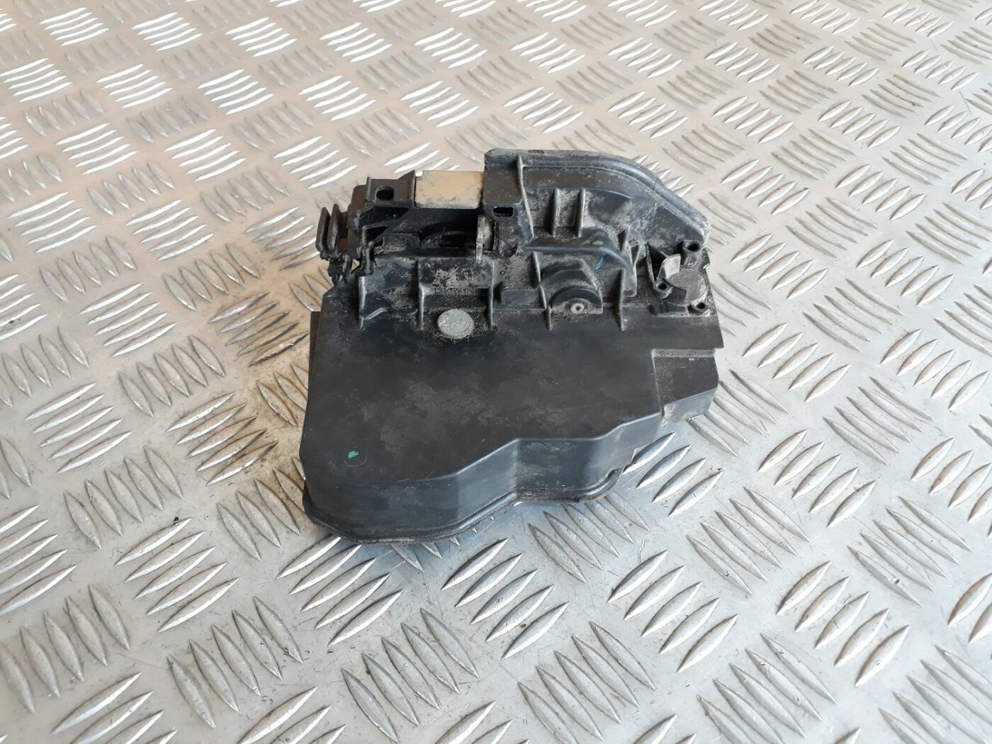 Aizmugurējo labo durvju slēdzene priekš BMW 530D E61 2006 TOURING BLUE