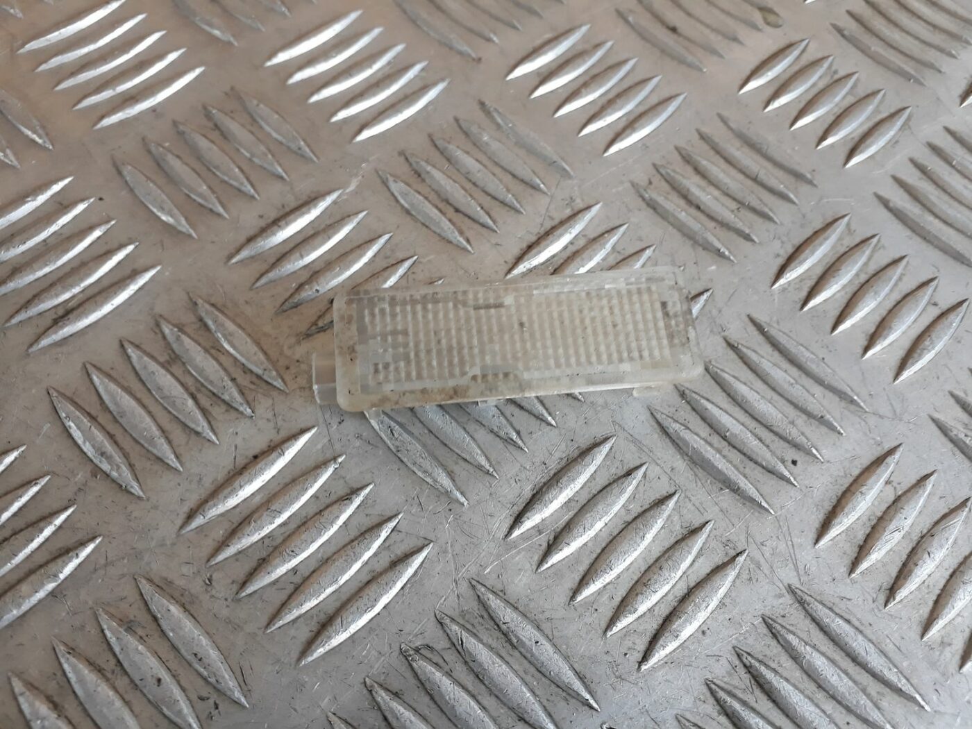 Apgaismojums aizmugurējā statņa apdarē priekš BMW 530D E61 2006 TOURING BLUE 1 Apgaismojums aizmugurējā statņa apdarē priekš BMW 530D E61 2006 TOURING BLUE