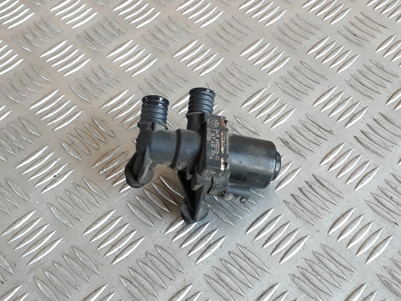 Apsildes radiatora vārsts priekš BMW 530D E61 2006 TOURING BLUE 1 Apsildes radiatora vārsts priekš BMW 530D E61 2006 TOURING BLUE