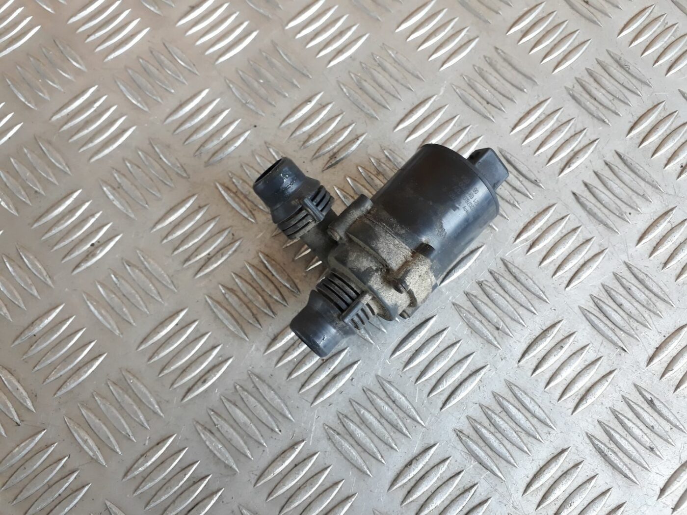 Apsildes radiatora vārsts priekš BMW 530D E61 2006 TOURING BLUE 1 Apsildes radiatora vārsts priekš BMW 530D E61 2006 TOURING BLUE