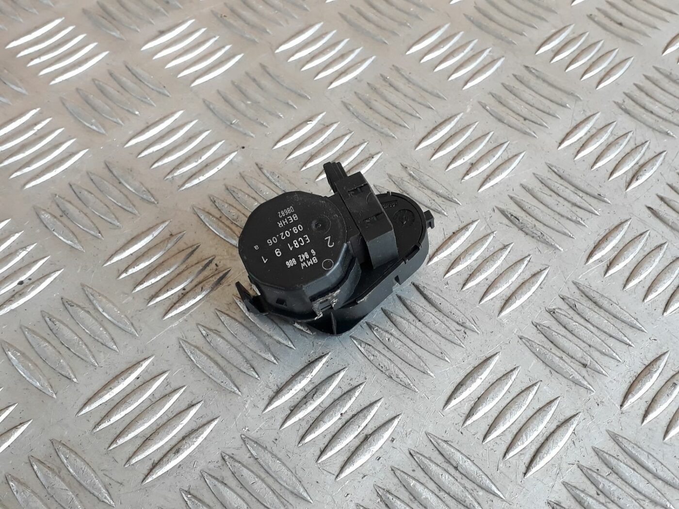 Apsildes sistēmas aktuators priekš BMW 530D E61 2006 TOURING BLUE