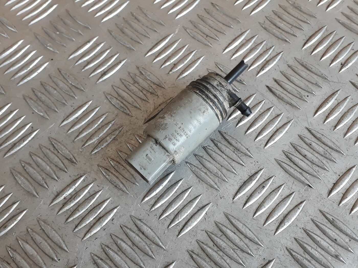 Mazgātāja šķidruma sūknis priekš BMW 530D E61 2006 TOURING BLUE 1 Mazgātāja šķidruma sūknis priekš BMW 530D E61 2006 TOURING BLUE