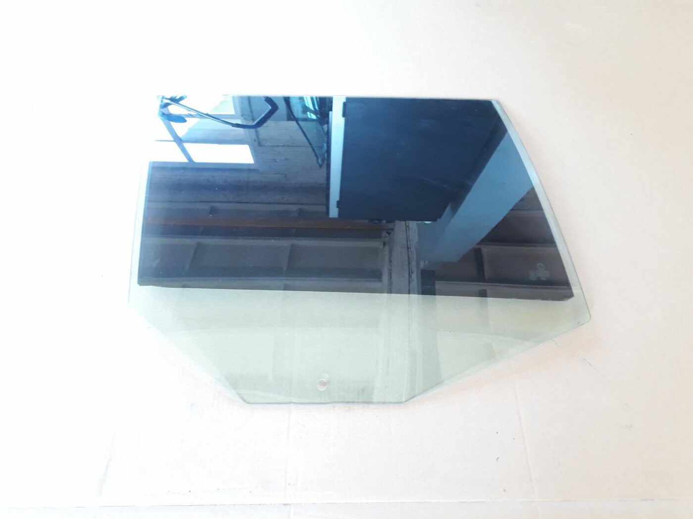 Aizmugurējo kreiso durvju stikls priekš BMW 530D E61 2006 TOURING BLUE