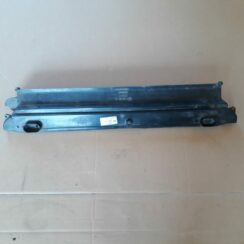 Radiatora kronšteins priekš BMW 530D E61 2006 TOURING BLUE