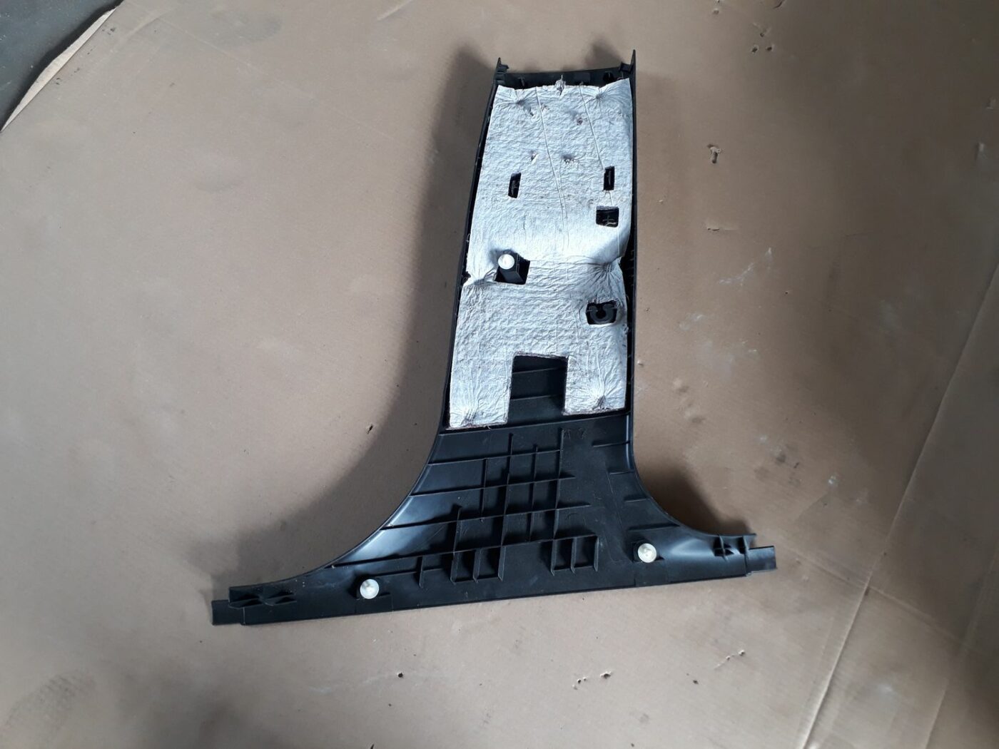 Vidējas salona statnes apdare priekš BMW 530D E61 2006 TOURING BLUE 2 Vidējas salona statnes apdare priekš BMW 530D E61 2006 TOURING BLUE