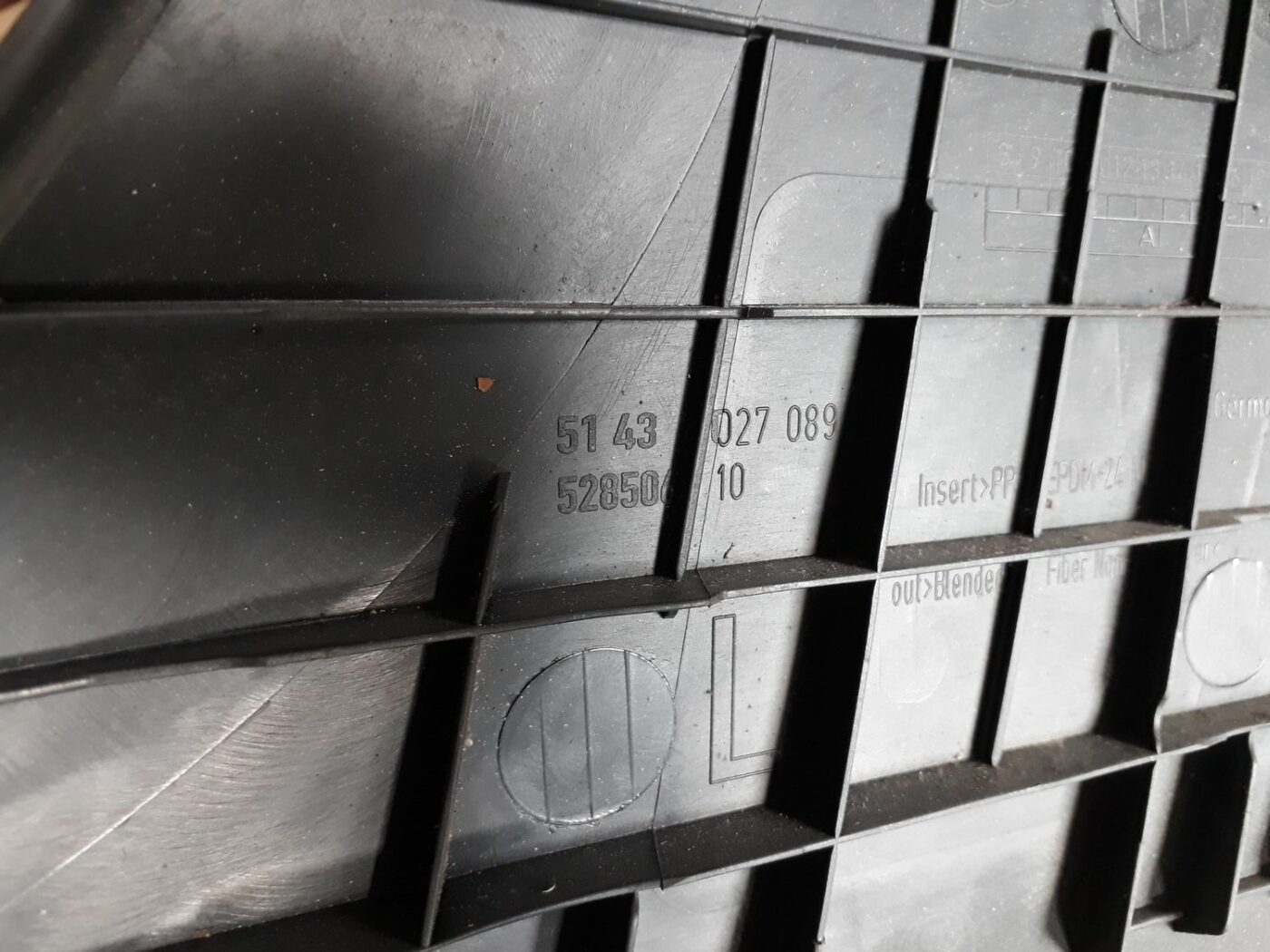 Vidējas salona statnes apdare priekš BMW 530D E61 2006 TOURING BLUE 4 Vidējas salona statnes apdare priekš BMW 530D E61 2006 TOURING BLUE