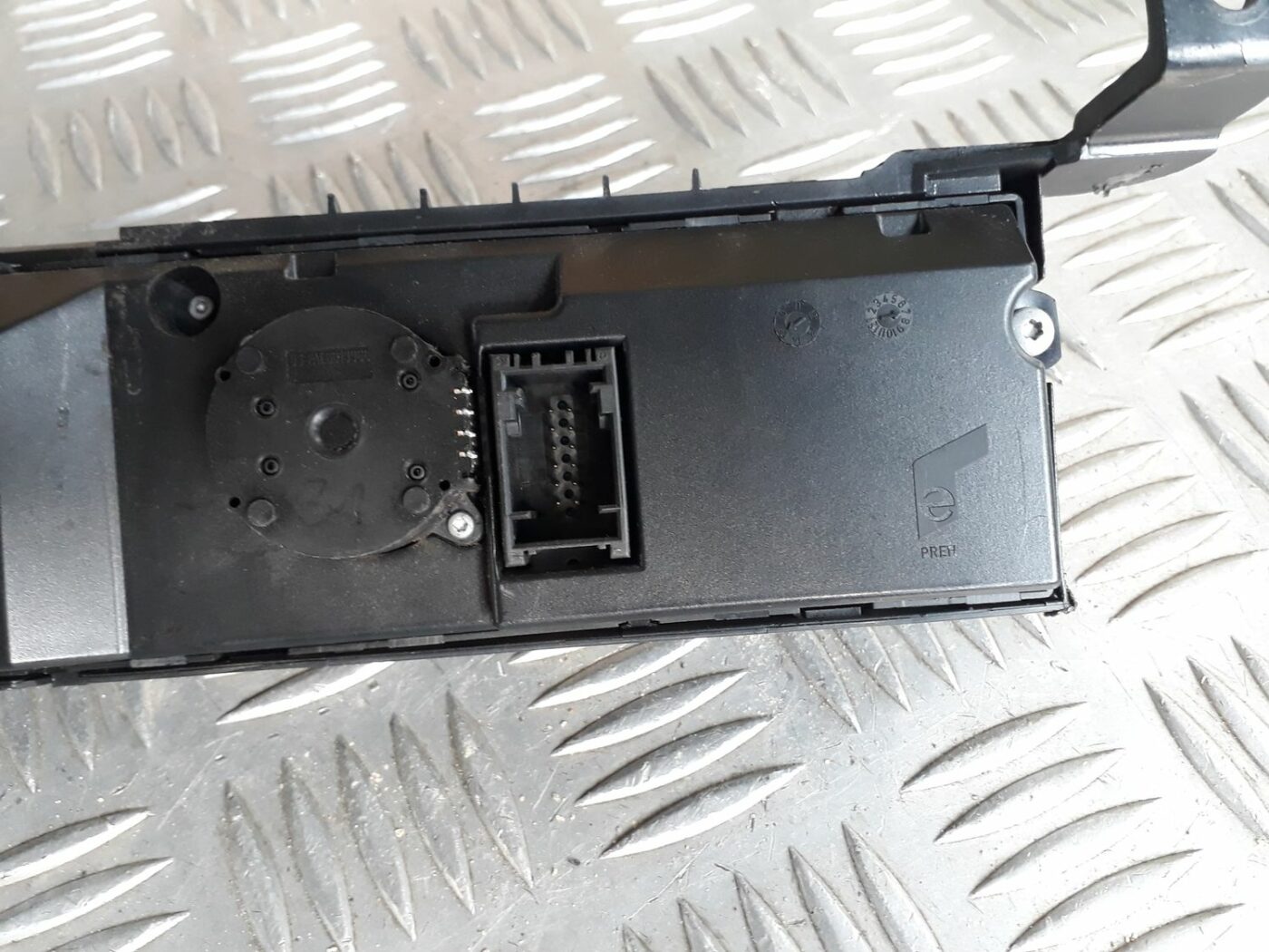 Klimata kontroles bloks priekš BMW 530D E61 2006 TOURING BLUE 3 Klimata kontroles bloks priekš BMW 530D E61 2006 TOURING BLUE