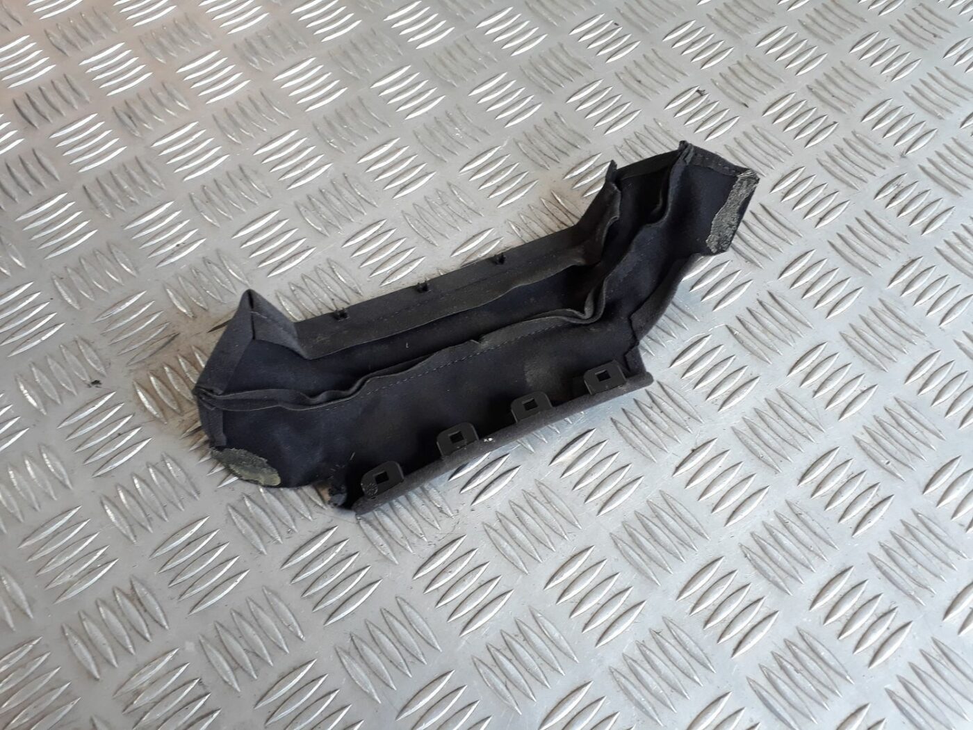 Stūres statnes putekļu aizsargs (salonā) priekš BMW 530D E61 2006 TOURING BLUE