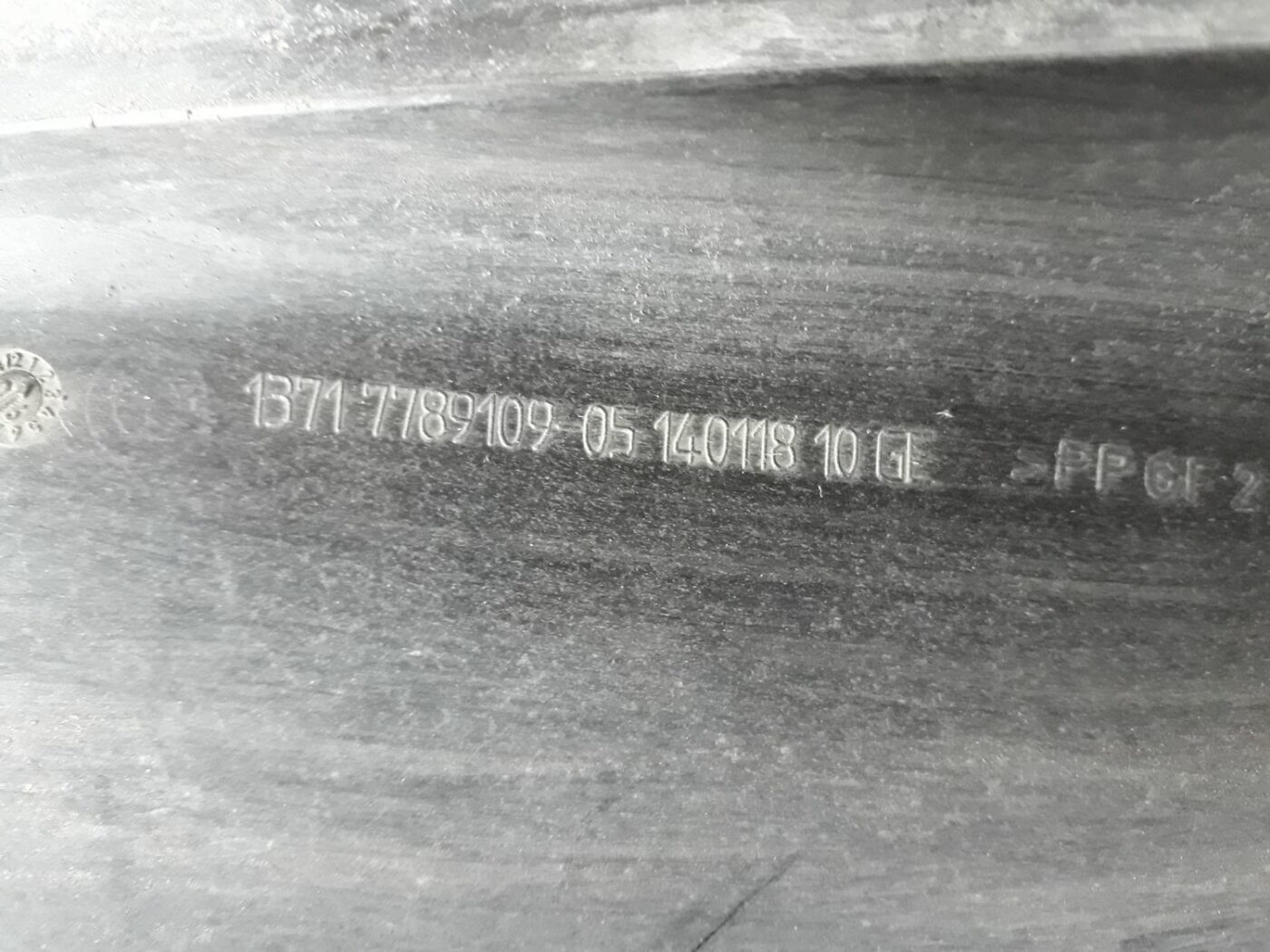 Gaisa filtra korpusa vāks priekš BMW 530D E61 2006 TOURING BLUE 3 Gaisa filtra korpusa vāks priekš BMW 530D E61 2006 TOURING BLUE