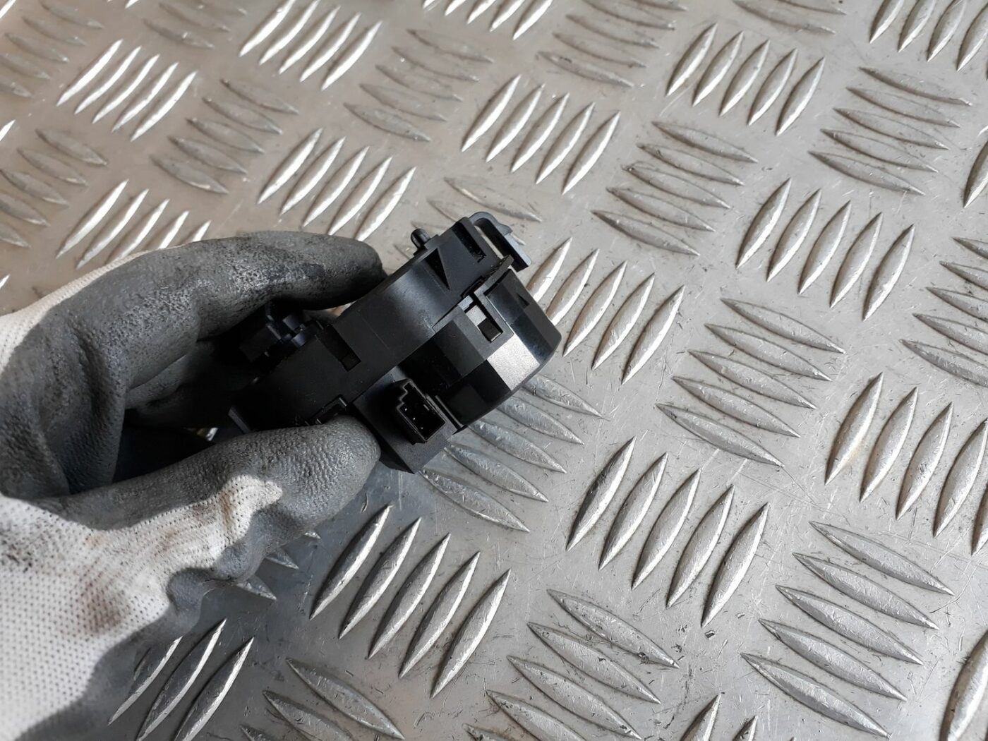 Apsildes sistēmas aktuators priekš BMW 530D E61 2006 TOURING BLUE