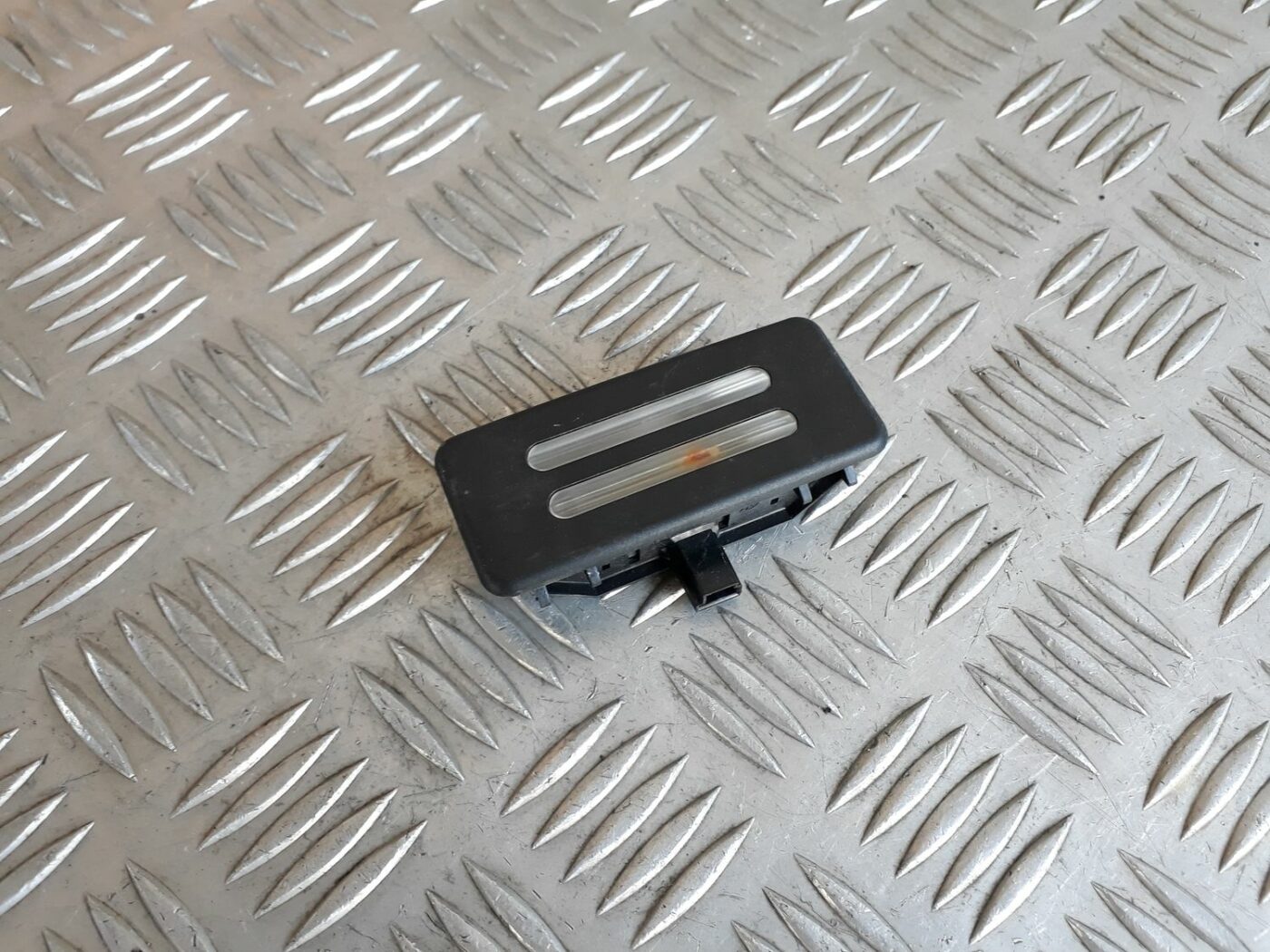 Saules aizsarga apgaismojums priekš BMW 530D E61 2006 TOURING BLUE