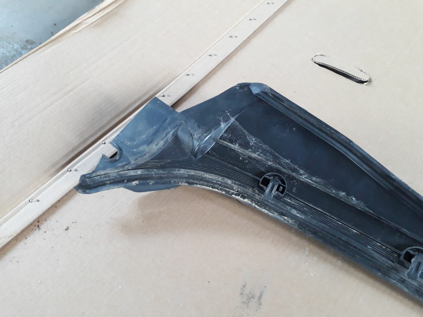 Vējstikla uzlika (deflektors) priekš BMW 530D E61 2006 TOURING BLUE 6 Vējstikla uzlika (deflektors) priekš BMW 530D E61 2006 TOURING BLUE