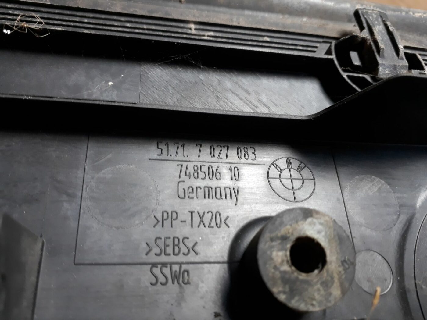 Vējstikla uzlika (deflektors) priekš BMW 530D E61 2006 TOURING BLUE 3 Vējstikla uzlika (deflektors) priekš BMW 530D E61 2006 TOURING BLUE