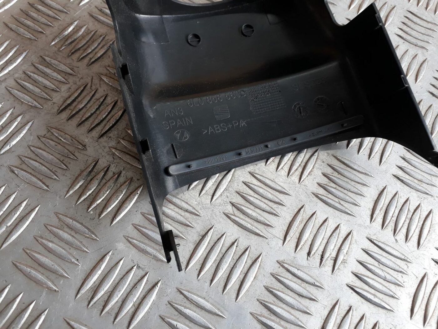 Stūres statnes putekļu aizsargs (salonā) priekš SEAT IBIZA 2005