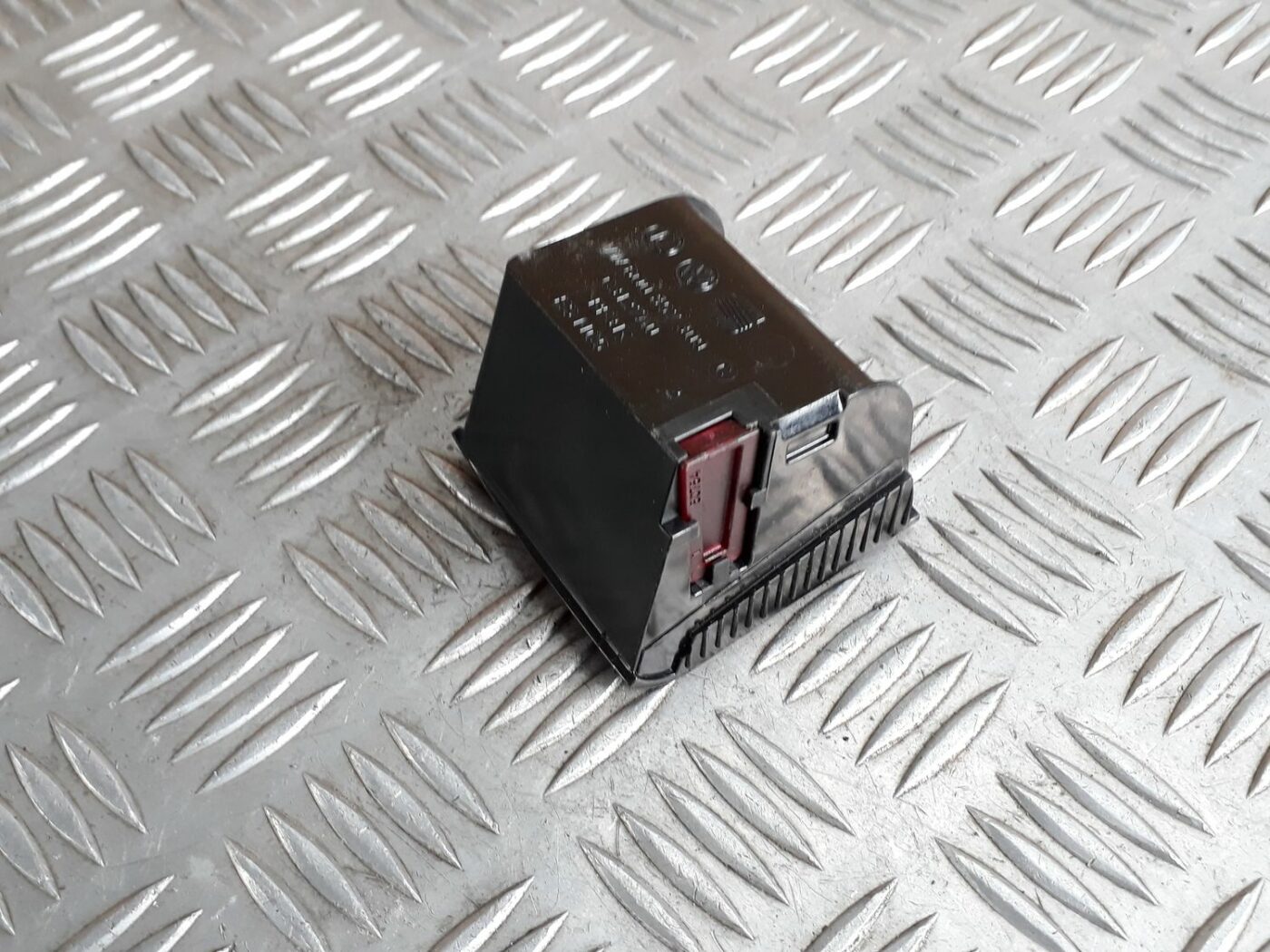 Pelnu trauks priekš SEAT IBIZA 2005 4 Pelnu trauks priekš SEAT IBIZA 2005